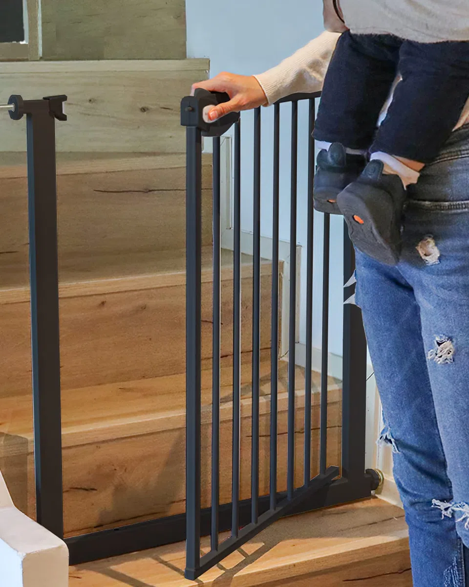 UBRAVOO Barrière pour Chiens,Hauteur 100CM Barrière de Sécurité de Porte pour Enfant 85-94 cm de Large Fermeture Automatique Triple Serrure Ouverte Garder la Barrière d'Escalier
