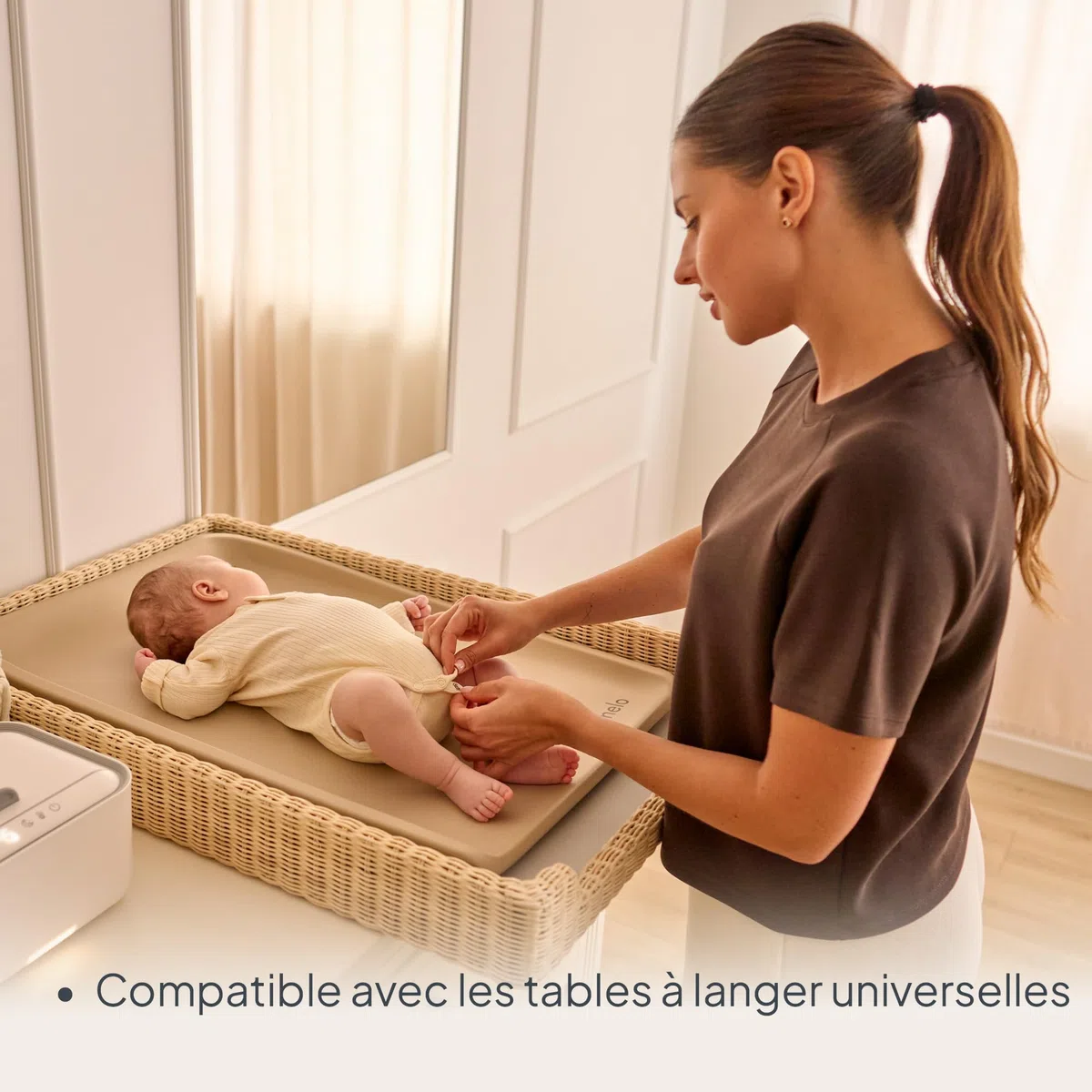 LIONELO Matelas à langer Megs Imperméable Lavable Multifonctionnel en Mousse PU Souple, env. 50 x 70 cm, Antidérapant Sûr Design (Grey)