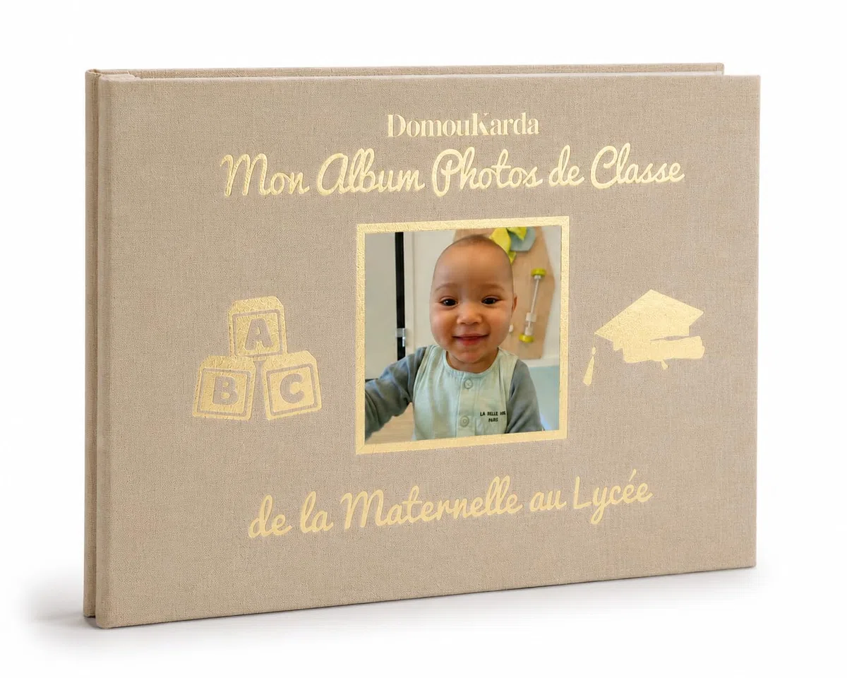 Album photos de classe PREMIUM dans sa box – Mon Album Photos de Classe de la maternelle au lycée – 98 pages – album photos scolaire enfant – stickers images et colles offerts – livre souvenir enfant