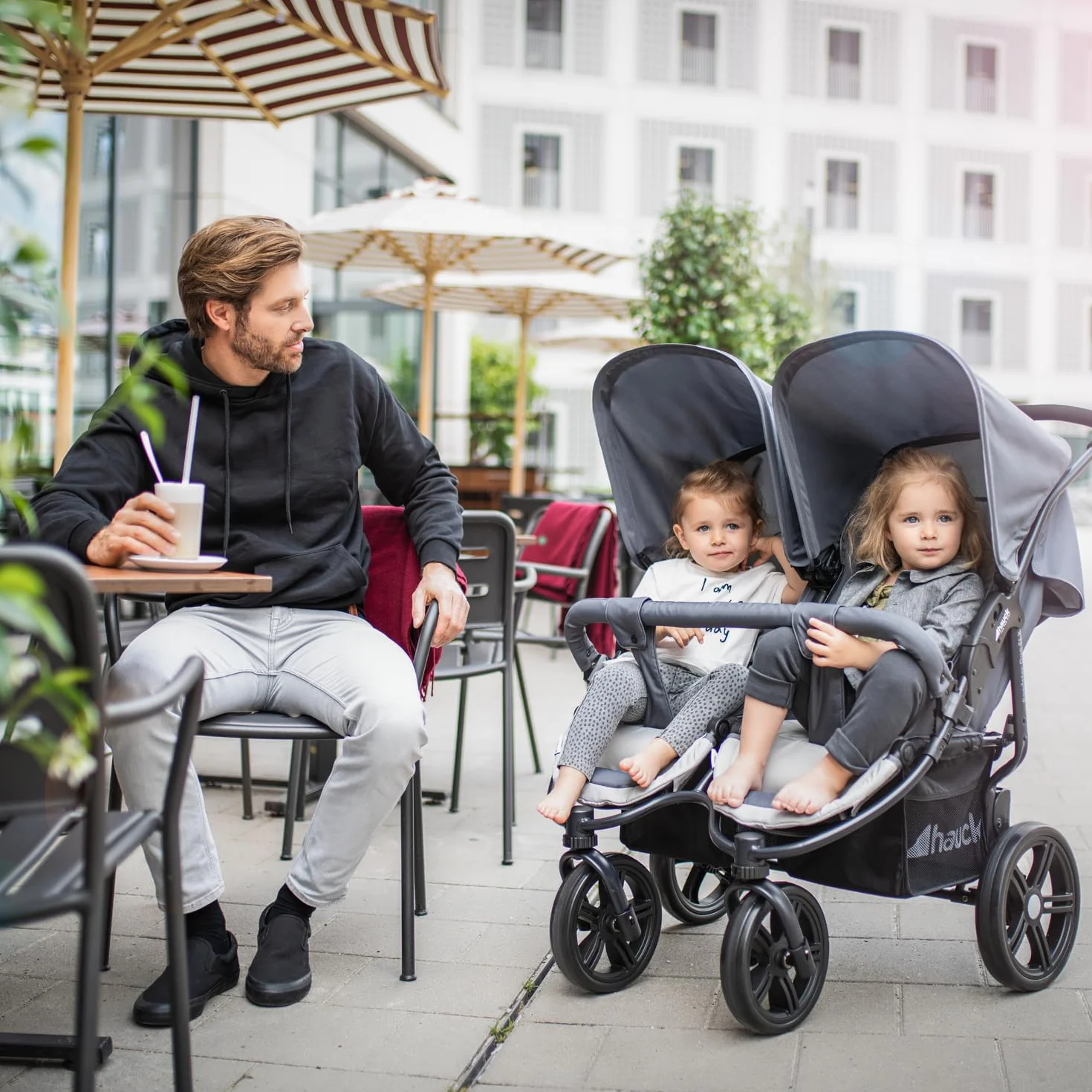 hauck Poussette Double pour Jumeaux ou Frères et Sœurs Roadster Duo SLX – Pliable Compacte, Position Allongée – Grand Panier, Grandes Roues – dès la Naissance à 15 kg Chacun (env 3 Ans), Gris Argenté