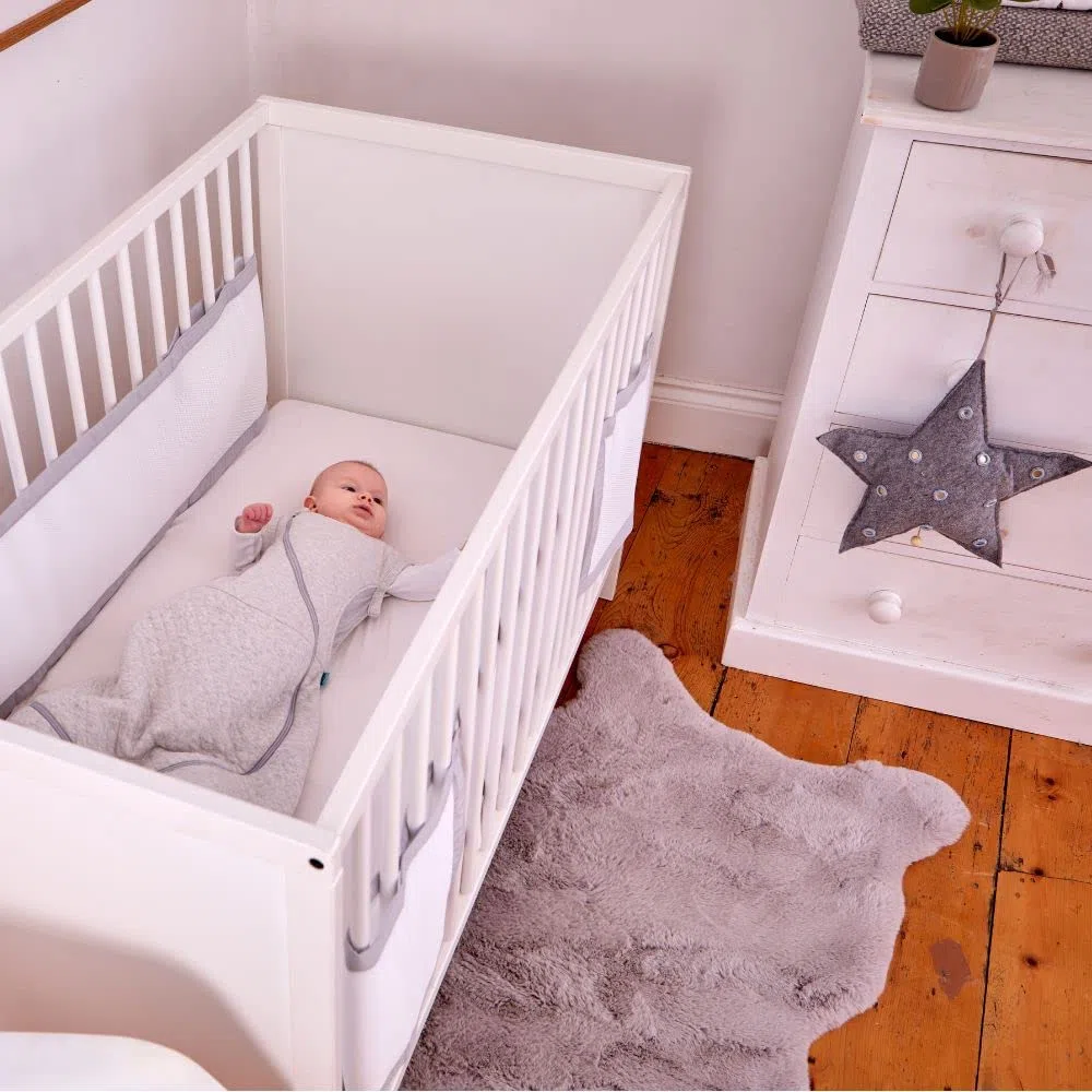 Purflo Tour de lit respirant,Alternative sûre aux pare-chocs traditionnels pour lit de bébé,Lavable en machine et facile à installer,Essentials pour bébé,Gris nuage