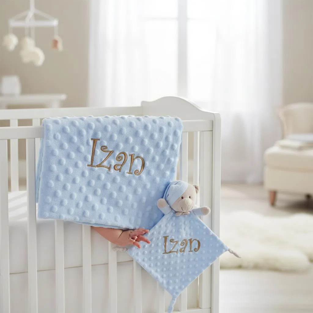 various Coffret Cadeau bébé personnalisé avec prénom, Bleu | Couverture Minky, Doudou ultra-douce, Brodée au nom du nouveau-né, Pour garçon ou fille