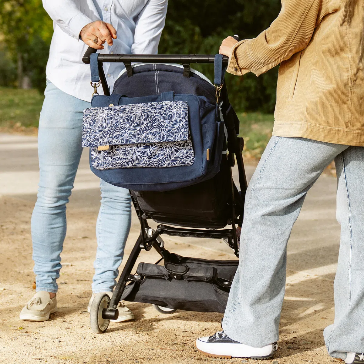 Babymoov Sac à langer Day to Day 2 en 1, 23L, Nombreux Rangements, Pochette Amovible 3L, 6 Accessoires