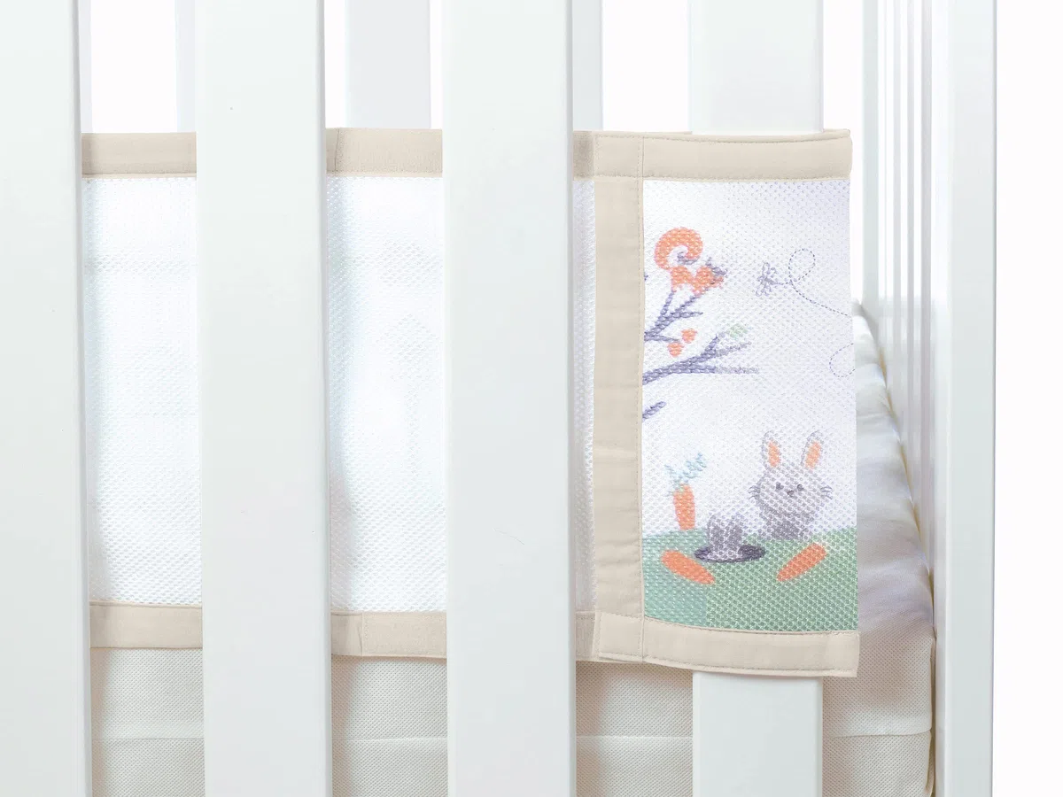 BreathableBaby, Doublure Classique en Maille Respirante de 3 mm pour berceaux avec Matelas de 120 x 60 cm ou 140 x 70 cm, Woodland Walk, Couvre 2 côtés, Non rembourré, Alternative au Tour de lit